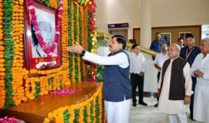 राजनीति का उद्देश्य समाज कल्याण है, नई पीढ़ी को पूर्व मुख्यमंत्री स्व. गोविन्द नारायण सिंह से सेवा और समर्पण की लेनी चाहिए सीख : मुख्यमंत्री डॉ. यादव