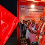 Amarnath Yatra 2026: ‘बम बम भोले’ के जयघोष के बीच पहला जत्था रवाना, एलजी मनोज सिन्हा ने दिखाई हरी झंडी