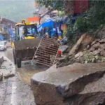 चारधाम यात्रा पर बारिश का कहर, नदियां उफान पर; बदरीनाथ नेशनल हाईवे बंद, यात्रियों की बढ़ी मुश्किलें