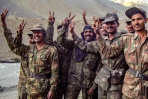 कारगिल युद्ध का अनसुना किस्सा: सफेद झंडा, पाकिस्तानी अफसर संग सिगरेट और फिर प्वाइंट 5465 पर फतह