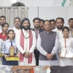 रायपुर : मुख्यमंत्री विष्णुदेव साय ने मेधावी विद्यार्थियों का किया सम्मान