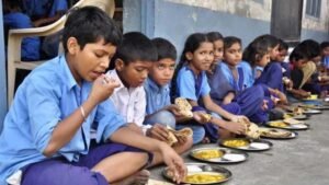 बिहार के स्कूलों में मानसून तक बैंगन-भिंडी और साग पर लगी रोक