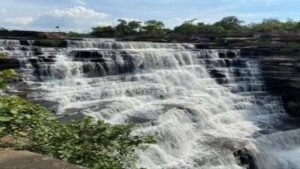 मानसून में झारखंड के जलप्रपातों का जलवा, सोशल मीडिया पर वायरल हो रही खूबसूरती