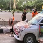 गोमाता को राष्ट्र माता दर्जा दिलाने निकले नरेंद्र, दांतों से खींची 12 क्विंटल कार