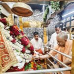 मुख्यमंत्री योगी ने मां विंध्यवासिनी के दरबार में की पूजा-अर्चना