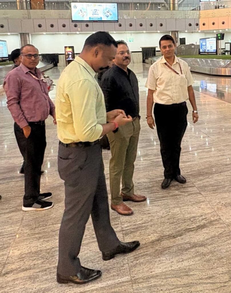 भारत सरकार के पर्यटन मंत्रालय के अतिरिक्त सचिव एवं महानिदेशक सुमन बिल्ला का रायपुर एयरपोर्ट पर हुआ आत्मीय स्वागत