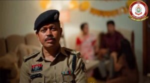 ‘परिवार कर रहा आपका इंतजार, खबर का नहीं’: सड़क सुरक्षा पर रायपुर पुलिस का भावुक वीडियो वायरल