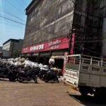 Raipur News: पंडरी कपड़ा मार्केट की सबसे पुरानी होलसेल दुकान से हटाया गया अवैध कब्जा