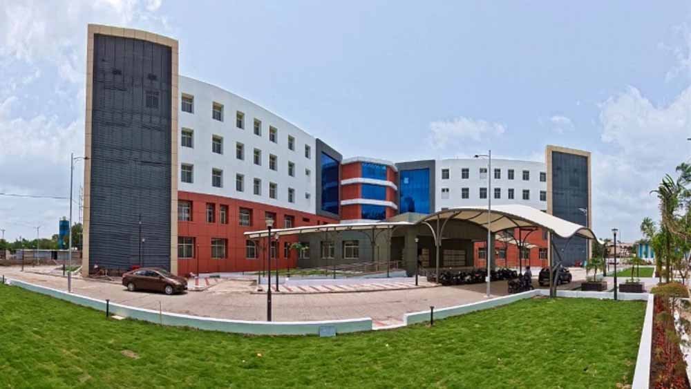 इंदौर के नए जिला अस्पताल में पहले दिन 462 मरीज पहुंचे, 13 MRI और 4 टीकाकरण हुए