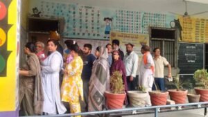 फाजिल्का के जलालाबाद नगर परिषद चुनाव में वोटिंग जारी, 79 उम्मीदवारों की किस्मत EVM में कैद