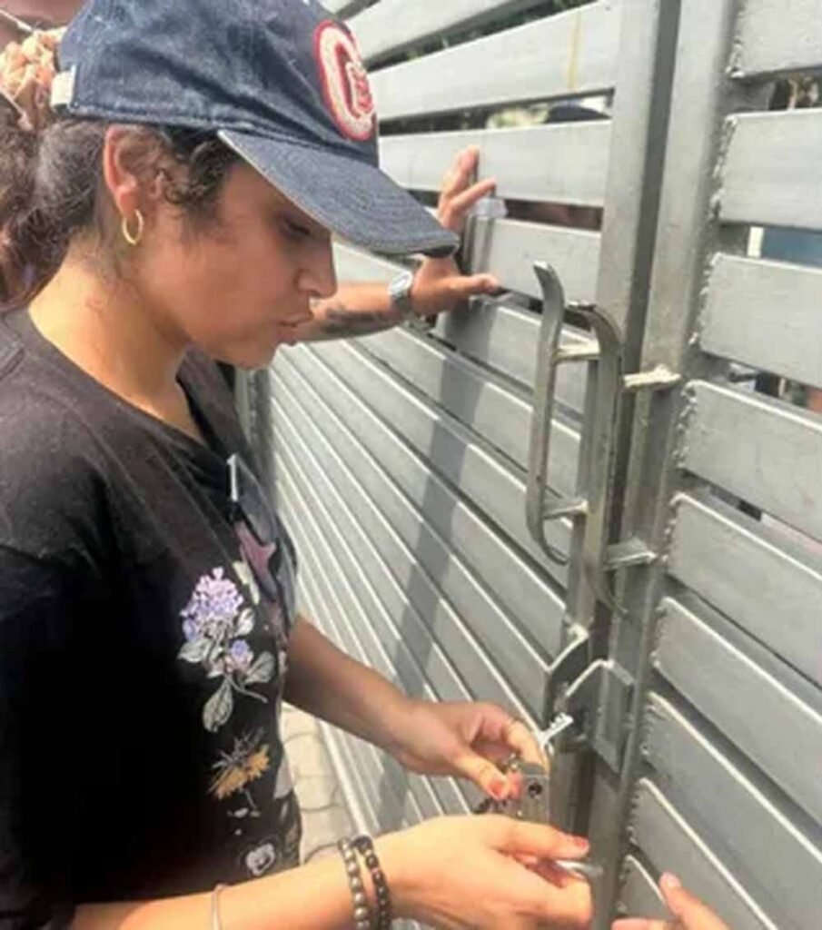 जालंधर में एडमिशन न मिलने पर अभिभावकों ने कॉलेज में जड़ा ताला
