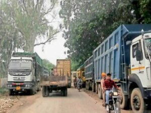 होशियारपुर के गांव में ओवरलोड ट्रालों पर रोक, पंचायत ने जारी किया सख्त आदेश