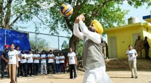 Punjab में युवाओं को खेलों से जोड़ने के लिए दो माह का अभियान शुरू, प्रशासक ने किया शुभारंभ