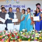 मुख्यमंत्री  विष्णुदेव साय ने जशपुर के वन धन विकास केंद्र पंचक्की की महिला स्व-सहायता समूह को किया सम्मानित