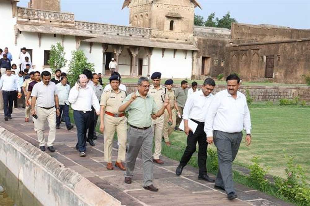 अपर मुख्य सचिव  शुक्ला और संभाग आयुक्त  शर्मा ने किया स्थल निरीक्षण