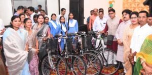 शिक्षा से ही होता है सशक्त राष्ट्र का निर्माण, बड़े लक्ष्य तय कर पूरी निष्ठा से करें पढ़ाई: मंत्री  टंक राम वर्मा