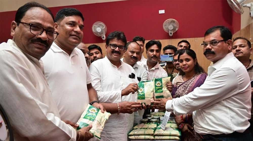 जीपीएम का ‘विष्णुभोग’ चावल बना महिलाओं की समृद्धि का नया ब्रांड, आधे घंटे में 45 हजार रुपये से अधिक की रिकॉर्ड बिक्री