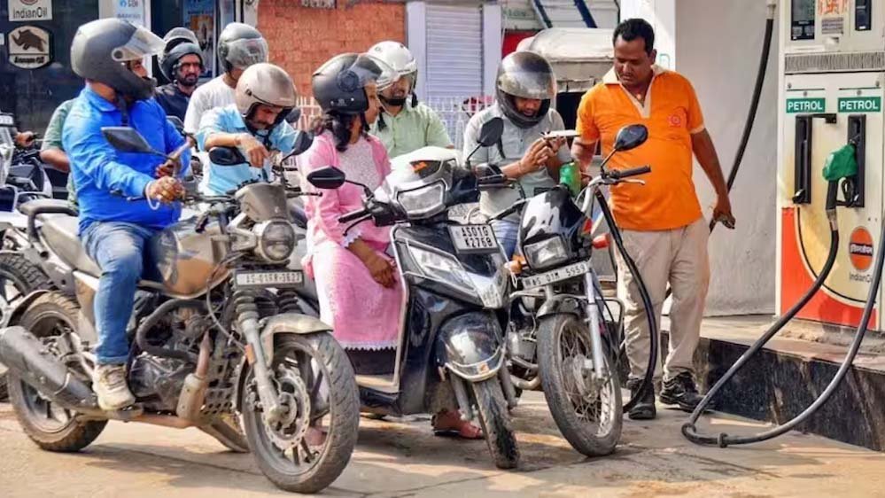 Govt Hike Tax: पेट्रोल, डीजल और ATF पर सरकार का बड़ा फैसला, एक्साइज ड्यूटी में किया बदलाव