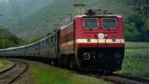 रेल यात्रियों को बड़ी राहत! अब खंडवा में भी रुकेगी यह एक्सप्रेस, नेपाल से महाराष्ट्र तक सफर होगा आसान