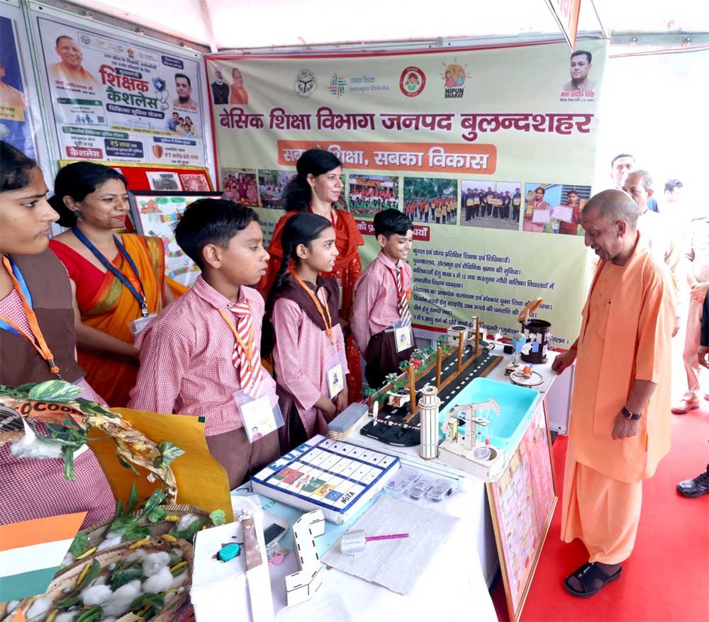 बेटी और व्यापारी की सुरक्षा से खिलवाड़ करने वालों की जगह है जेल या जहन्नुम में – सीएम योगी