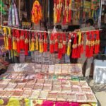 रक्षाबंधन को लेकर नरपतगंज के बाजारों में बढ़ी रौनक, सजीं रंग-बिरंगी राखियां