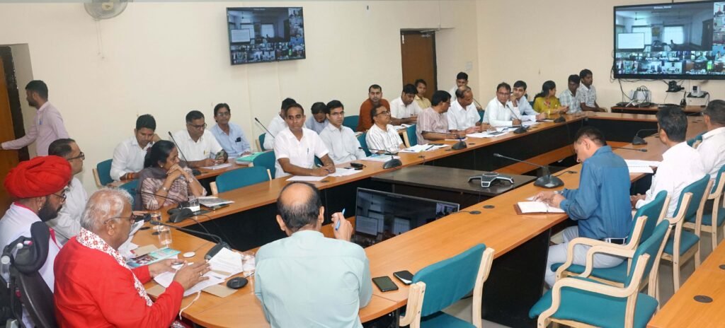 पंचायती राज विभाग की समीक्षा बैठक में मंत्री दिलावर ने दिए समयबद्ध कार्यों के निर्देश