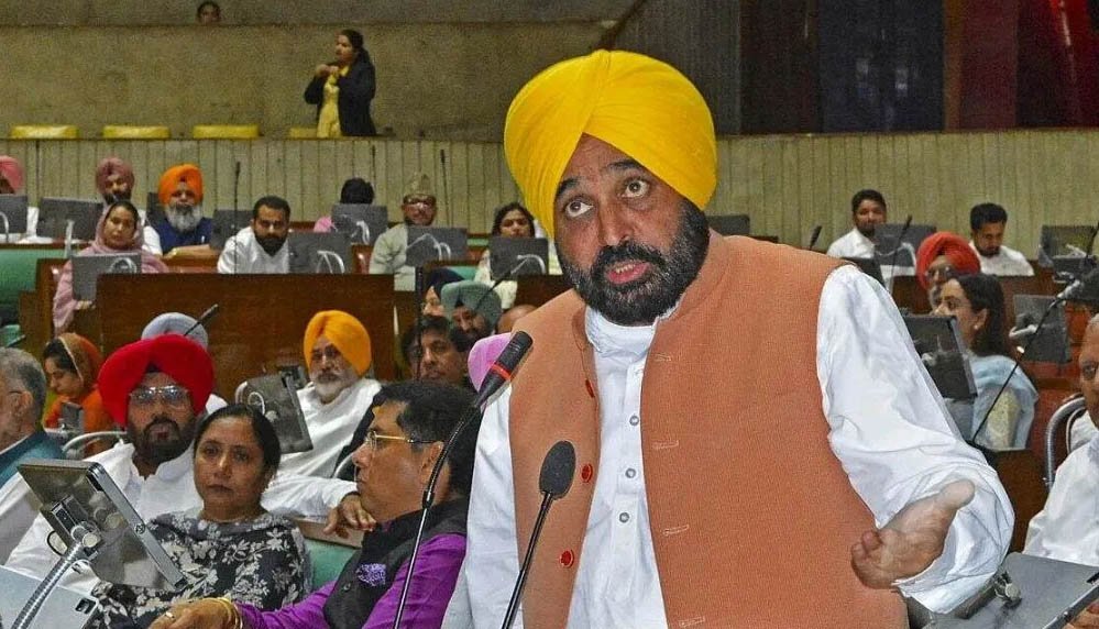 Punjab School Bill: 3 साल तक नहीं बदलेंगे स्कूल ड्रेस, फीस भी 15% से ज्यादा नहीं बढ़ेगी