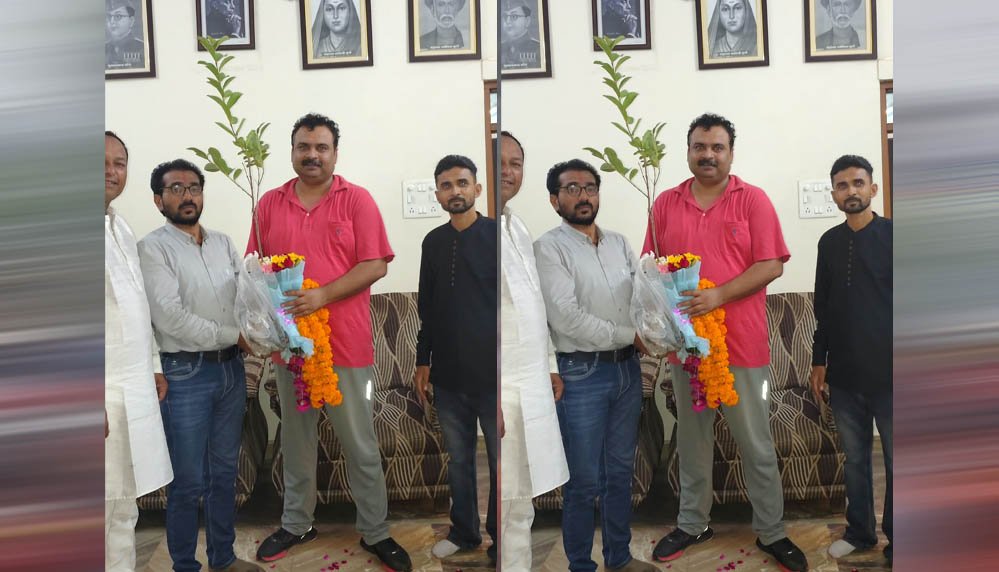 सतना विधायक सिद्धार्थ सिंह कुशवाहा डब्बू जी की उपस्थिति में योगेश तिवारी ने लगाया पौधा
