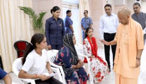 घबराइए मत, कराएंगे हर समस्या का समाधान: सीएम योगी