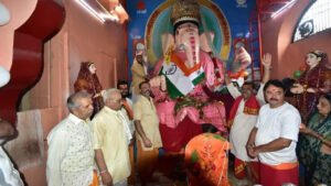 उज्जैन के बड़े गणेश मंदिर में अनोखा स्वाधीनता दिवस, सवा लाख दूर्वा-पुष्प और तिरंगे का हुआ पूजन