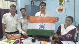 डाक विभाग की खास सौगात! ₹25 में तिरंगा, ₹30 में गंगाजल और ₹5 में मिलेगा राखी का लिफाफा