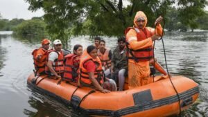 बाढ़ प्रभावित क्षेत्रों में राहत-बचाव के लिए 86 टीमें तैनात, एनडीआरएफ-एसडीआरएफ और पीएसी मोर्चे पर