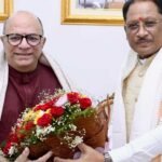 मुख्यमंत्री विष्णुदेव साय से निर्माता-निर्देशक डॉ. चंद्रप्रकाश द्विवेदी ने की सौजन्य मुलाकात