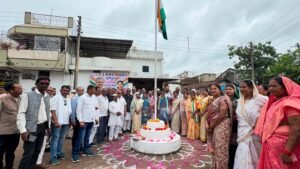 नगरी में विधायक अंबिका मरकाम ने फहराया तिरंगा, एकता और लोकतांत्रिक मूल्यों की रक्षा का लिया संकल्प