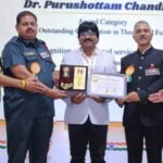 डॉ. पुरुषोत्तम चन्द्राकर को  राष्ट्रीय गौरव पुरस्कार  नई दिल्ली के कन्वेंशन सेंटर में  प्रदान किया गया