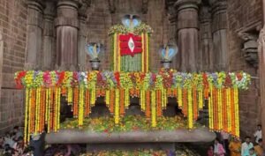 सावन सोमवार-नागपंचमी का दुर्लभ संयोग, भोजपुर में नागेश्वर स्वरूप में सजे महादेव; उज्जैन में 6 लाख भक्तों ने किए दर्शन