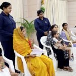 रास्ता न दिला पाएं तो लेखपाल, कानूनगो, तहसीलदार सबको सस्पेंड करो-मुख्यमंत्री योगी