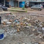 बस स्टैंड बना कचरे का भंडार जिम्मेदार व्यक्ति मौन