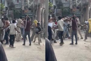 दिल्ली में पुलिसकर्मियों पर जानलेवा हमला, आंखों में मिर्च पाउडर डालकर लाठी-डंडों से की पिटाई