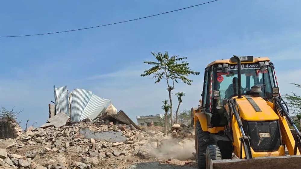 बड़े तालाब किनारे बुलडोजर कार्रवाई पर MP हाईकोर्ट गंभीर, NGT को जल्द सुनवाई के निर्देश