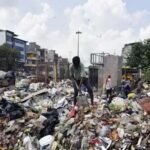 हरियाणा में सफाई कर्मचारियों की हड़ताल से सात शहरों में कूड़े का संकट गहराया