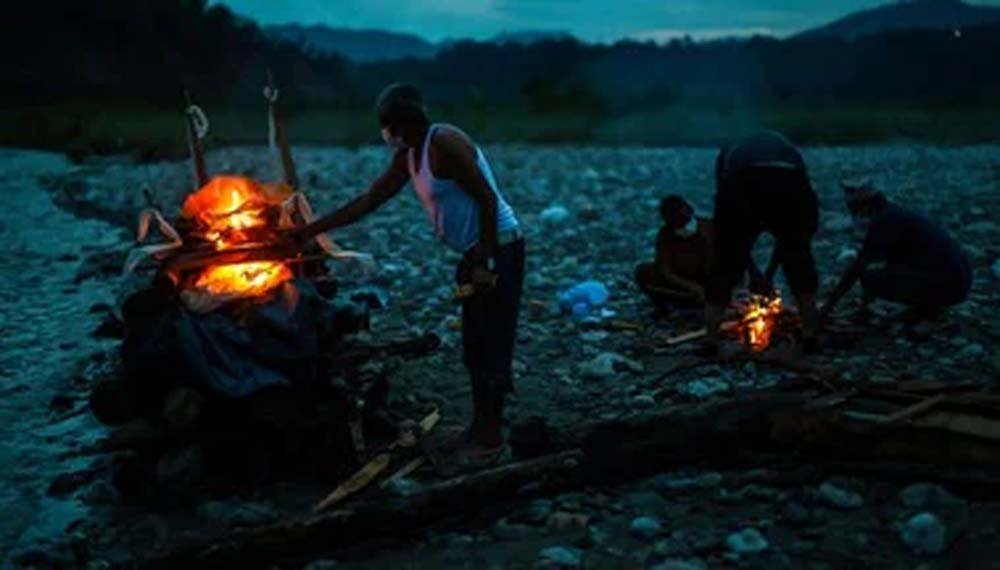 नेपाल बाढ़ में तबाही का मंजर, 788 मौतें; भारत की 19 सदस्यीय फॉरेंसिक टीम DNA जांच में जुटी
