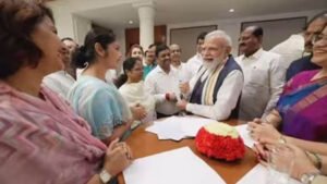 शेर की दहाड़ है प्यारे… Sayani Ghosh ने PM Modi के साथ शेयर की तस्वीर, जानिए कैप्शन में क्या लिखा