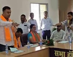 नगर पंचायत नगरी में उत्कृष्ट कर्मचारियों का सम्मान, बढ़ाया हौसला