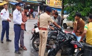 CG में ट्रैफिक नियम तोड़ने वालों पर कार्रवाई, 1035 वाहन चालकों से वसूला 5 लाख रुपये जुर्माना