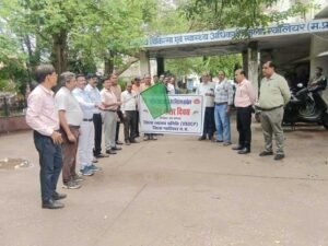 विश्व मच्छर दिवस पर सीएमएचओ ने रैली को हरी झंडी दिखाकर किया रवाना।