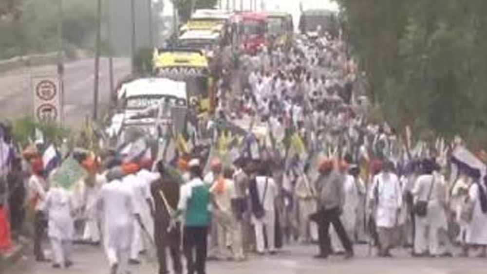 खनौरी बॉर्डर पर नहीं लगेगा पक्का मोर्चा, केंद्र से बातचीत के लिए दिल्ली कूच पर अड़े किसान