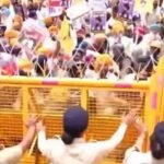 चंडीगढ़ में AAP नेताओं-कार्यकर्ताओं की पुलिस से झड़प, वॉटर कैनन चलाकर किया तितर-बितर