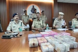 रतलाम में सराफा व्यापारी से करोड़ों की लूट का पुलिस ने 48 घंटे में किया खुलासा