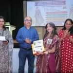 मध्यप्रदेश भवन में साड़ी ड्रेपिंग एवं हैंडलूम प्रदर्शन प्रतियोगिता का हुआ आयोजन